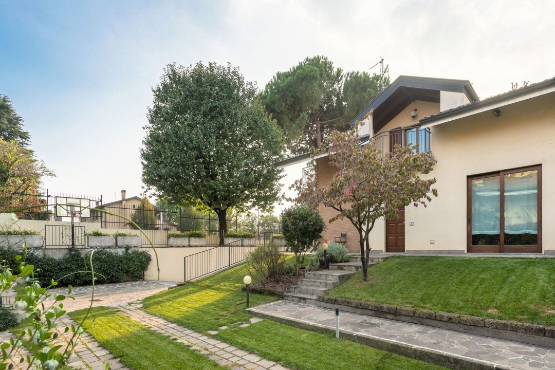 A vendre villa in zone tranquille Carnate Lombardia foto 38