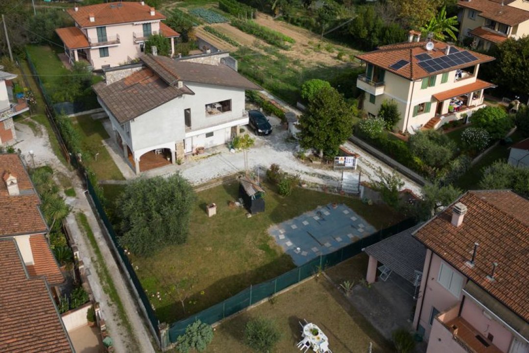 A vendre villa in zone tranquille Camaiore Toscana foto 13