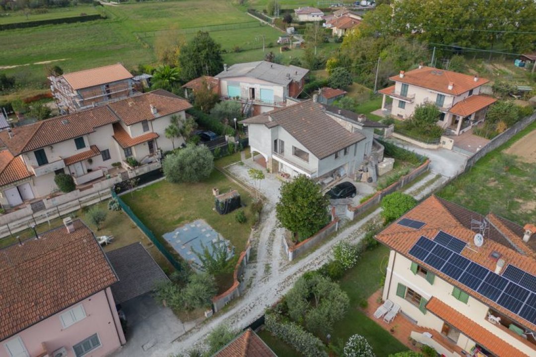 A vendre villa in zone tranquille Camaiore Toscana foto 16