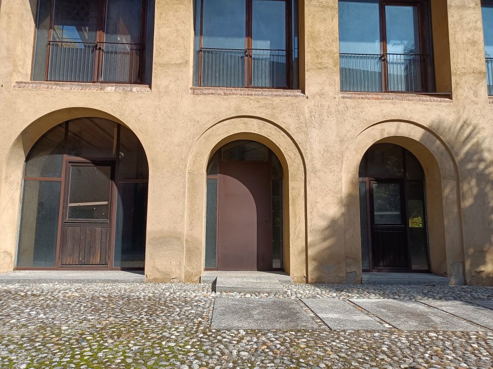 For sale real estate transaction in quiet zone Como Lombardia foto 4