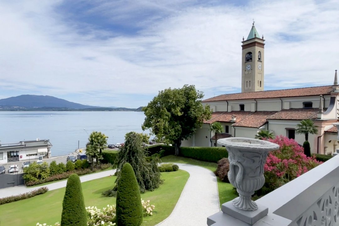 Se vende villa by the lago Lesa Piemonte foto 4