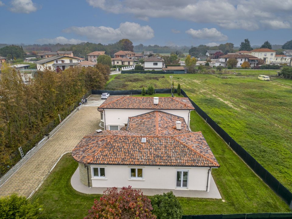 For sale villa in city Lenta Piemonte foto 51