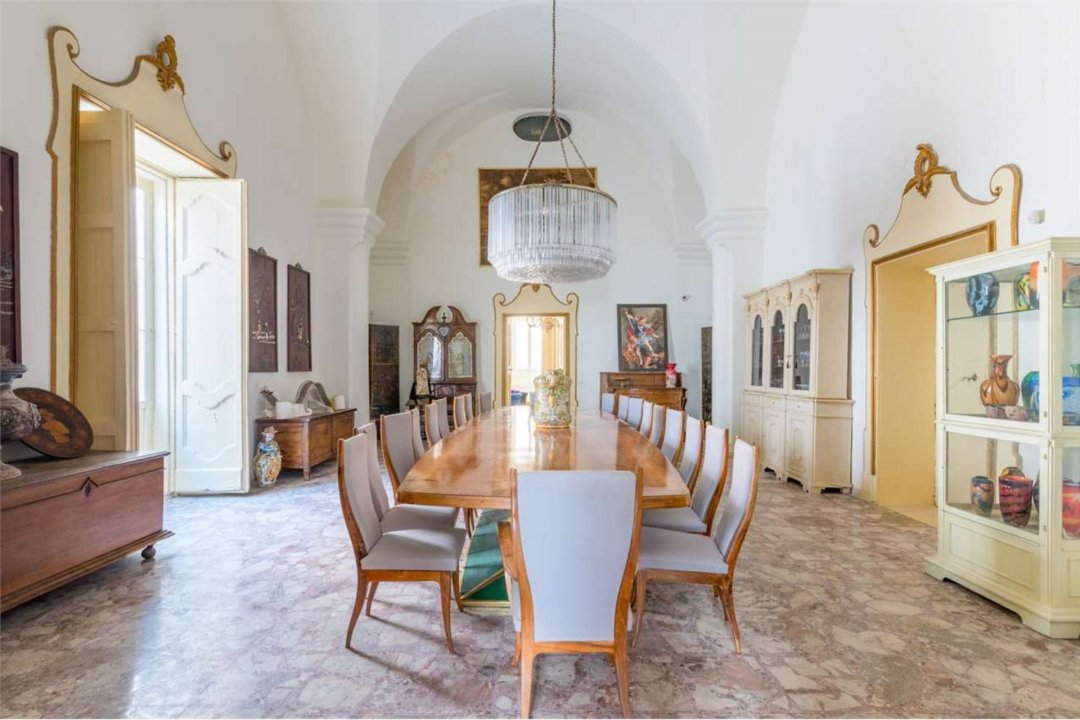 Para venda palácio in cidade Grottaglie Puglia foto 8