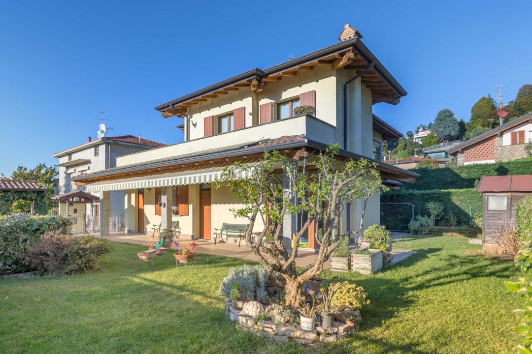 Se vende villa in zona tranquila Merate Lombardia foto 3