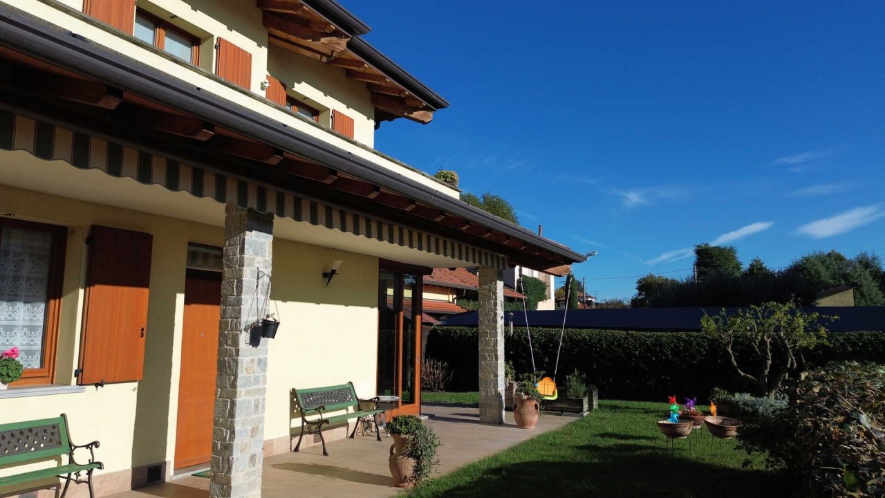 Se vende villa in zona tranquila Merate Lombardia foto 9