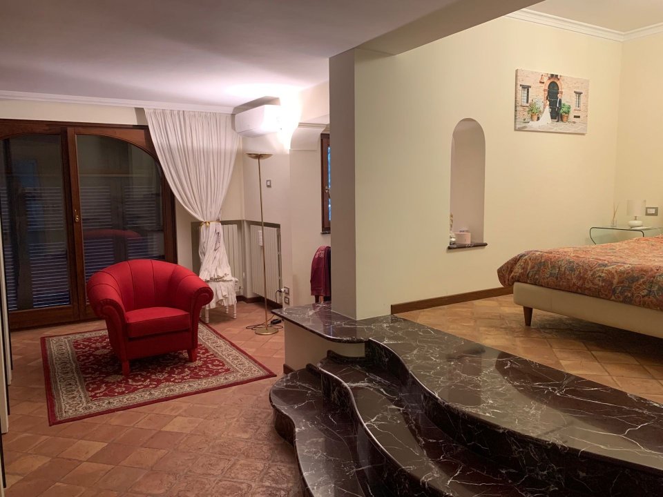 Zu verkaufen villa in ruhiges gebiet Pesaro Marche foto 14