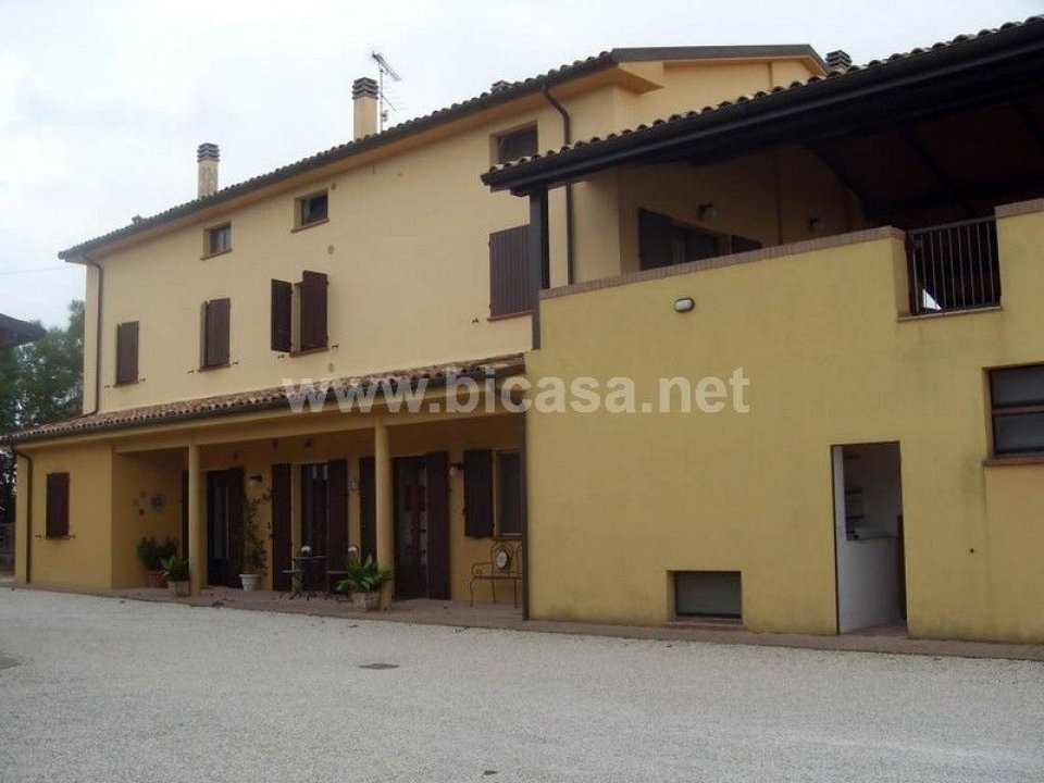 Se vende transacción inmobiliaria in zona tranquila Pesaro Marche foto 10
