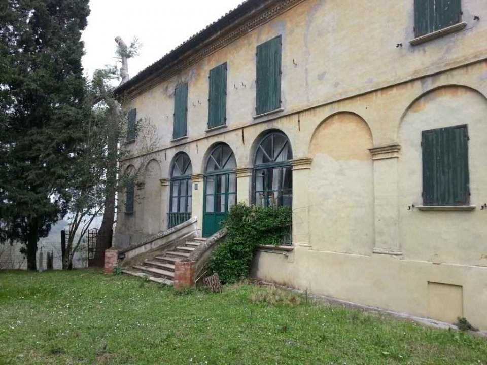 Se vende villa in zona tranquila Pesaro Marche foto 2