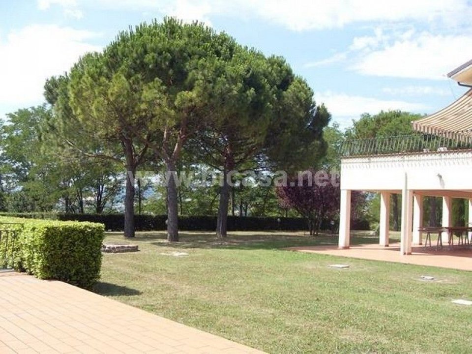 Se vende villa in zona tranquila Pesaro Marche foto 2