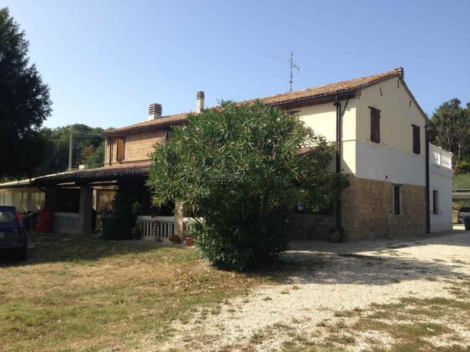 For sale villa in quiet zone Pesaro Marche foto 2