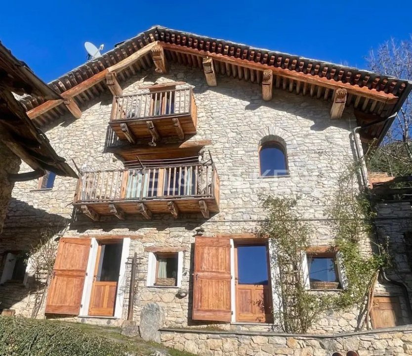 For sale cottage in mountain Macra Piemonte foto 1
