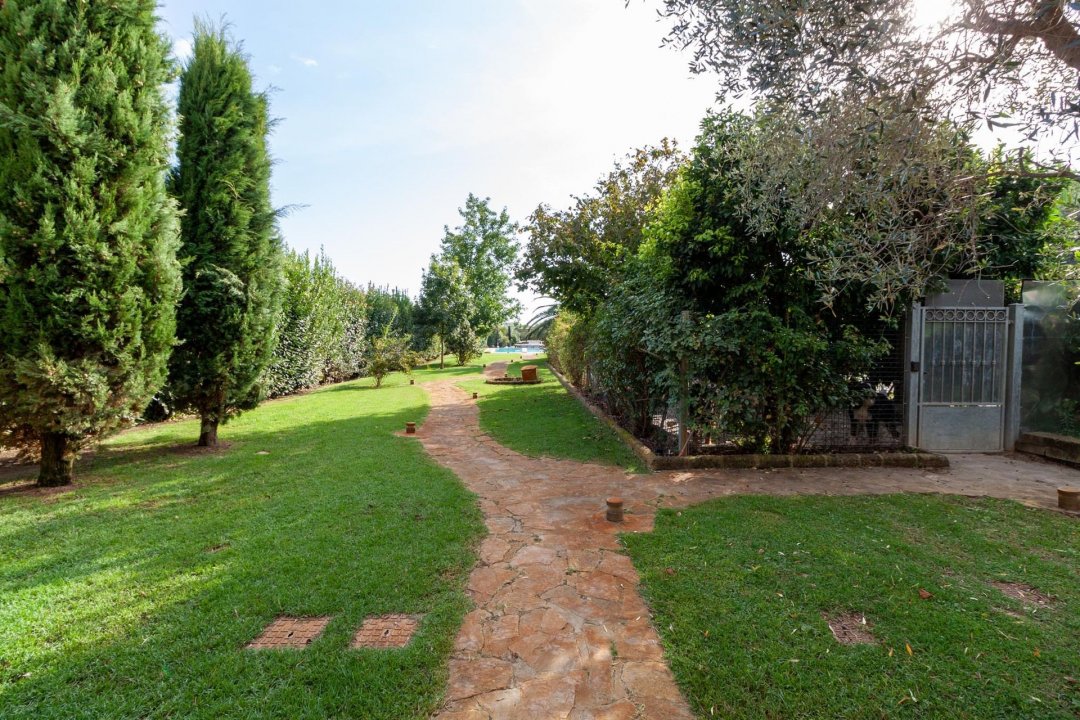For sale villa in quiet zone San Giuliano Terme Toscana foto 25