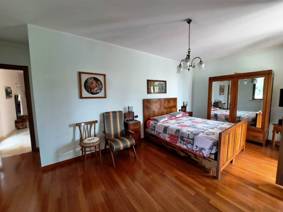 A vendre villa in zone tranquille Nocera Umbra Umbria foto 18