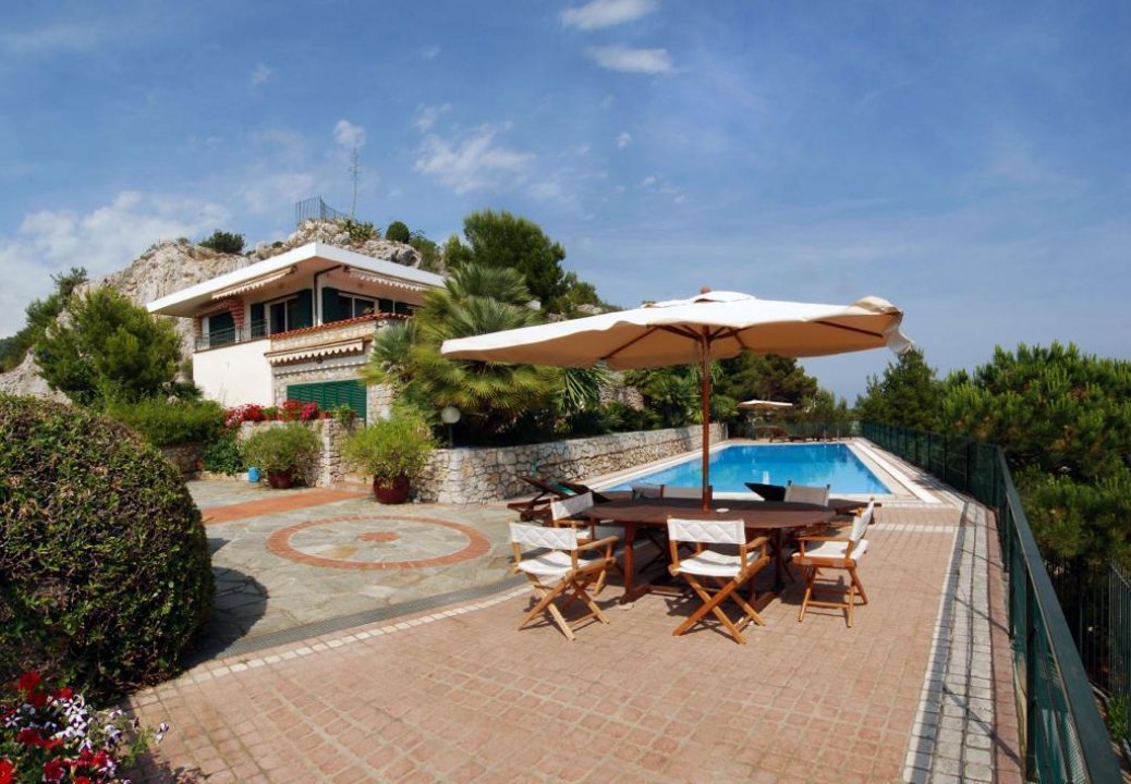 For sale villa in quiet zone Ventimiglia Liguria foto 3
