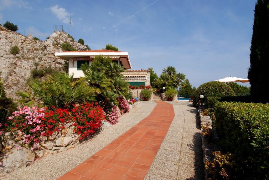 A vendre villa in zone tranquille Ventimiglia Liguria foto 12