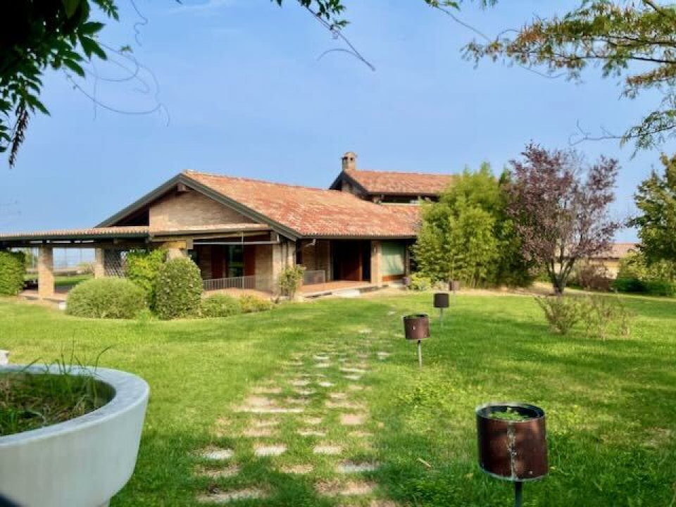 A vendre villa in zone tranquille Ziano Piacentino Emilia-Romagna foto 1
