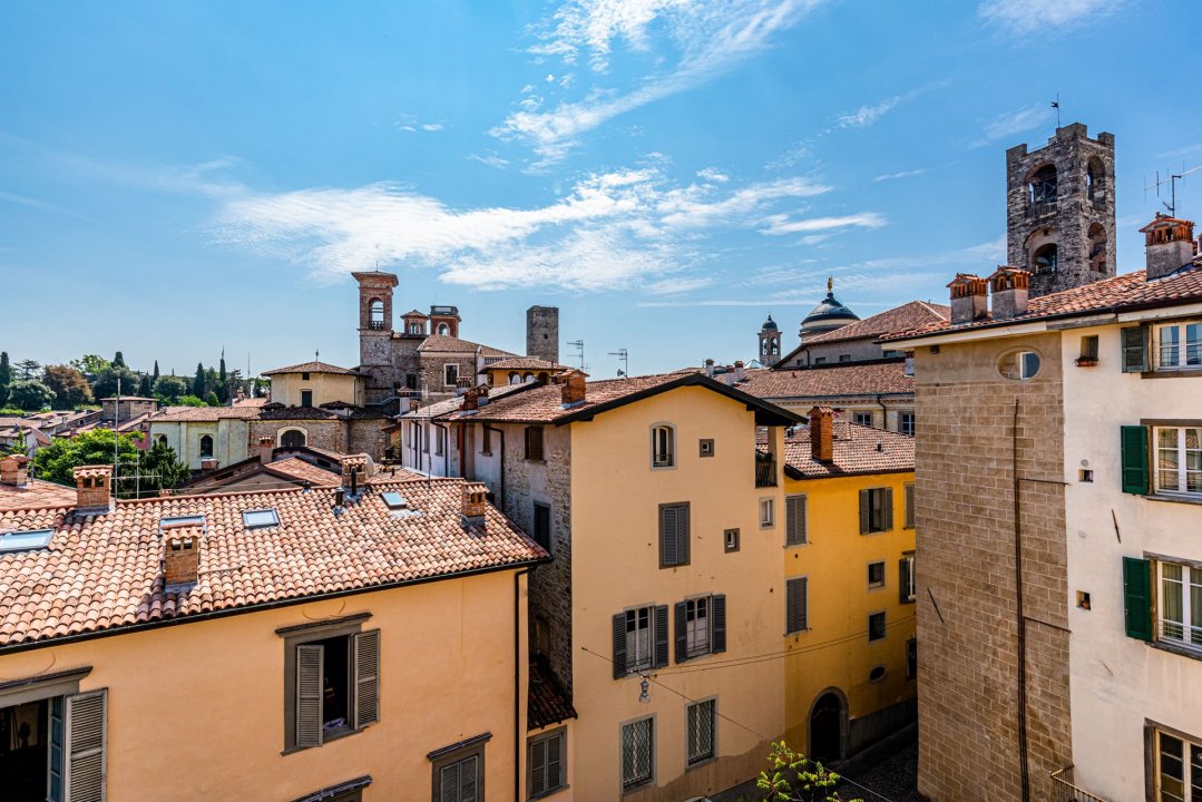 Rent apartment in city Bergamo Lombardia foto 14