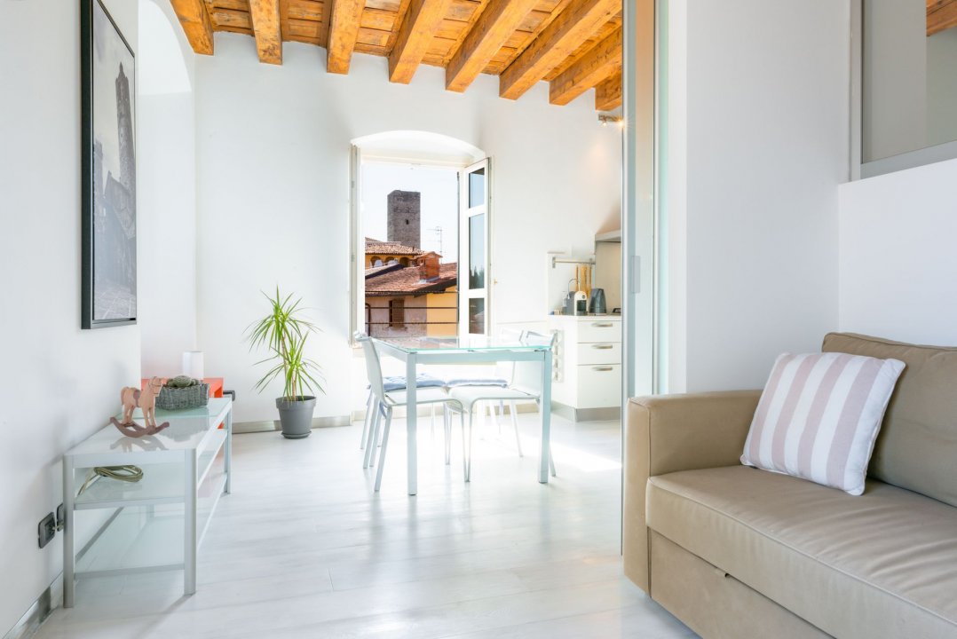 Rent apartment in city Bergamo Lombardia foto 2