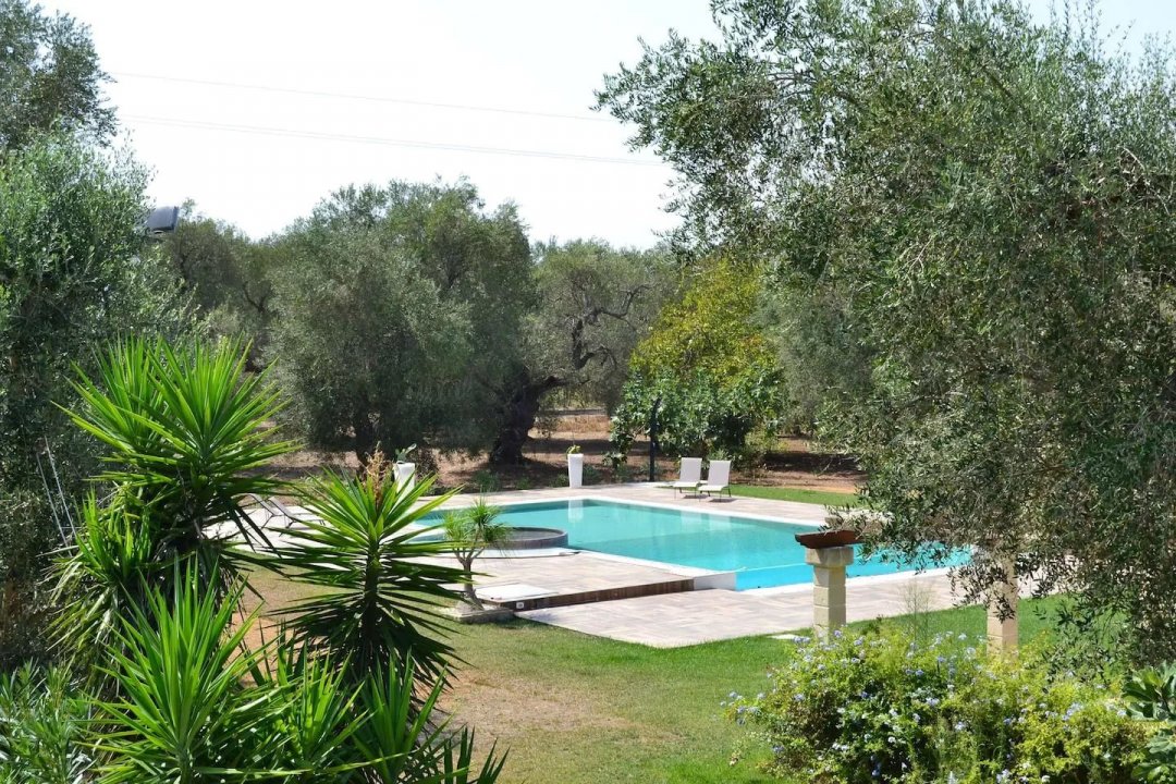 Location courte villa in zone tranquille Oria Puglia foto 1