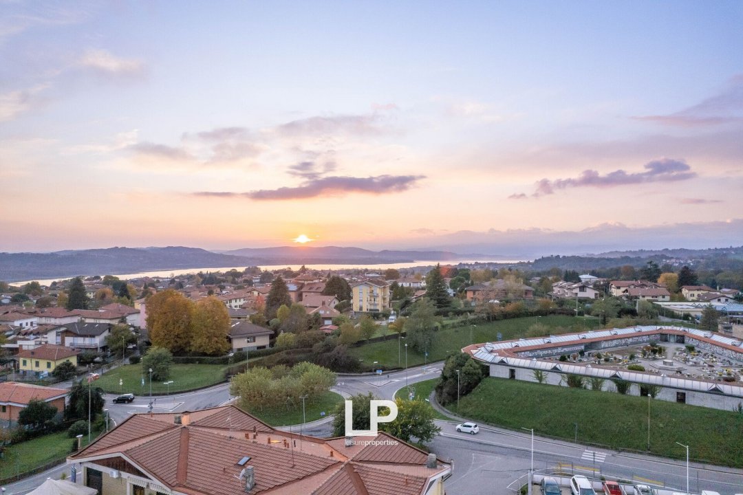 A vendre penthouse in ville Varese Lombardia foto 3