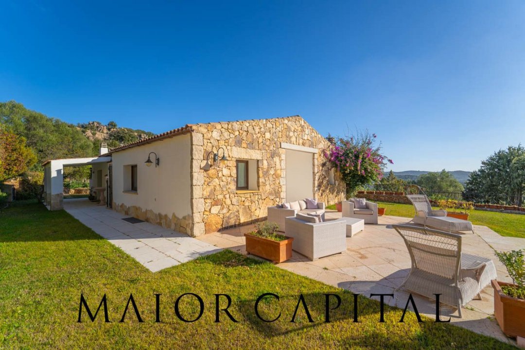 Se vende villa in zona tranquila Arzachena Sardegna foto 4