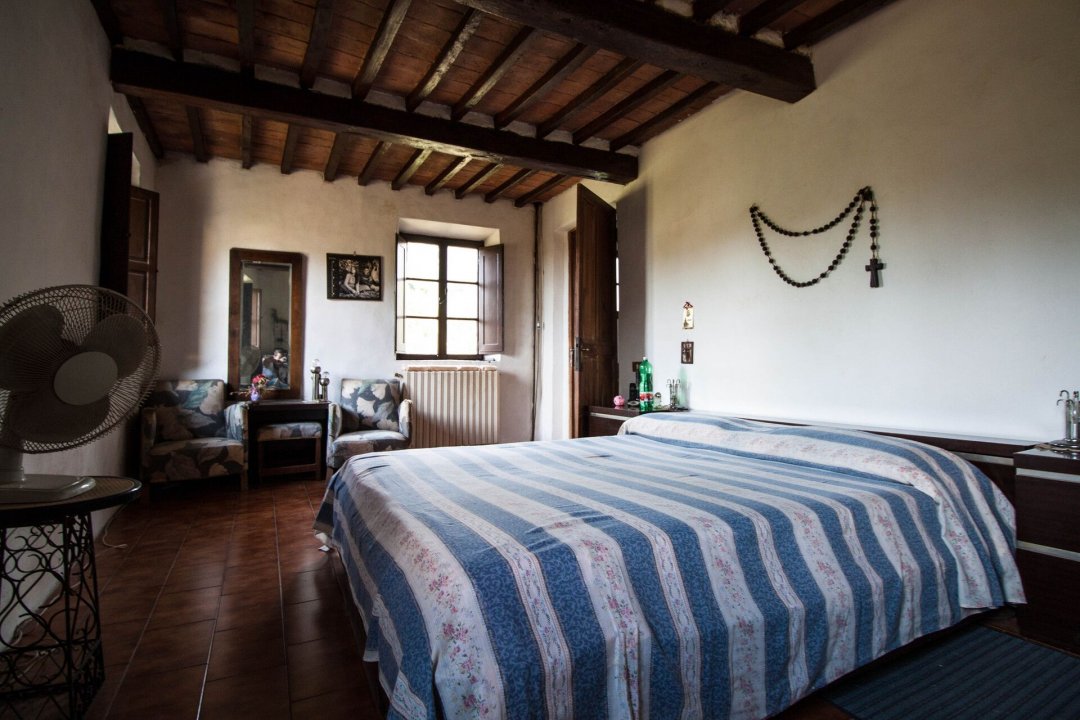 Para venda casale in zona tranquila Calci Toscana foto 16