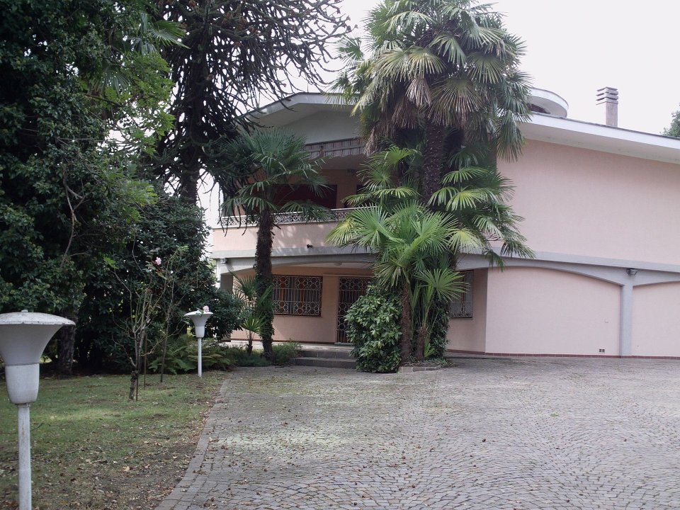 For sale villa in quiet zone Golasecca Lombardia foto 25