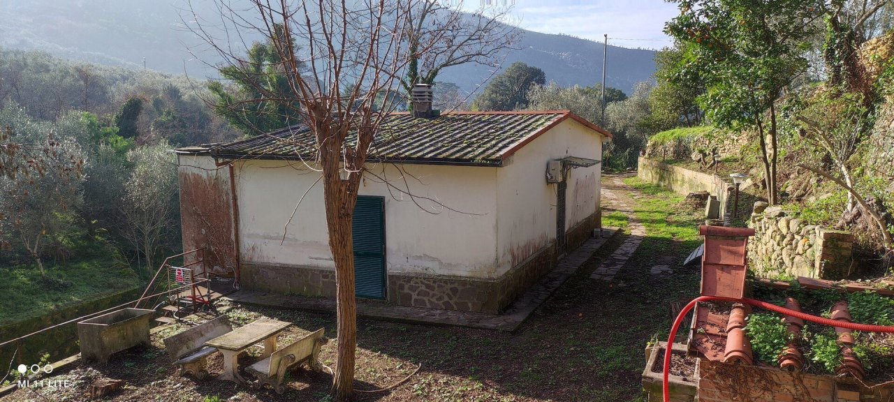 Para venda tectos in zona tranquila Calci Toscana foto 27
