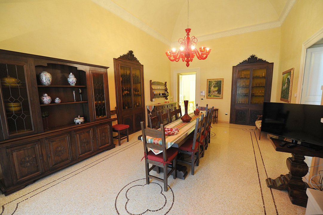 Se vende palacio in ciudad Alessano Puglia foto 15