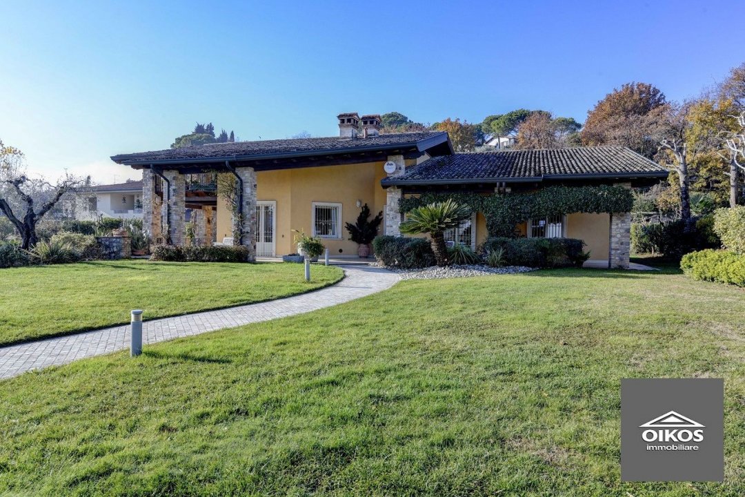 Se vende villa by the lago Padenghe sul Garda Lombardia foto 3