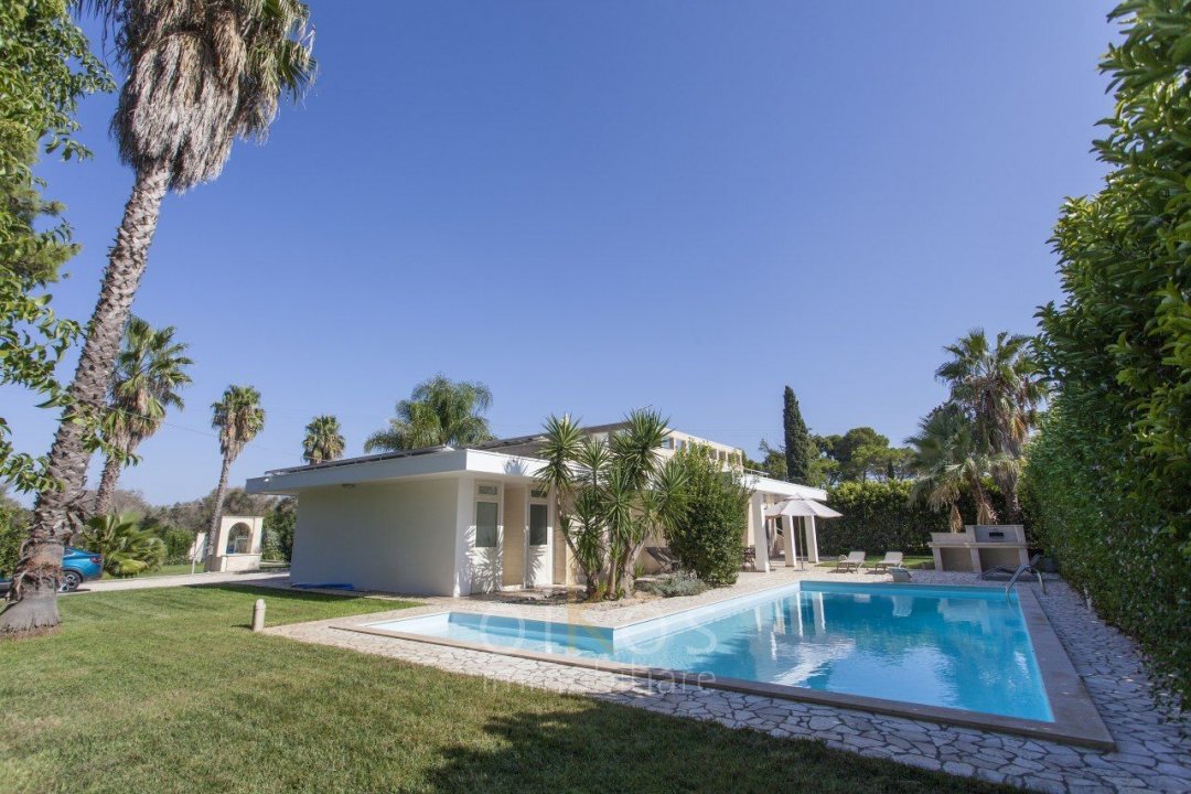 For sale villa in quiet zone Oria Puglia foto 3