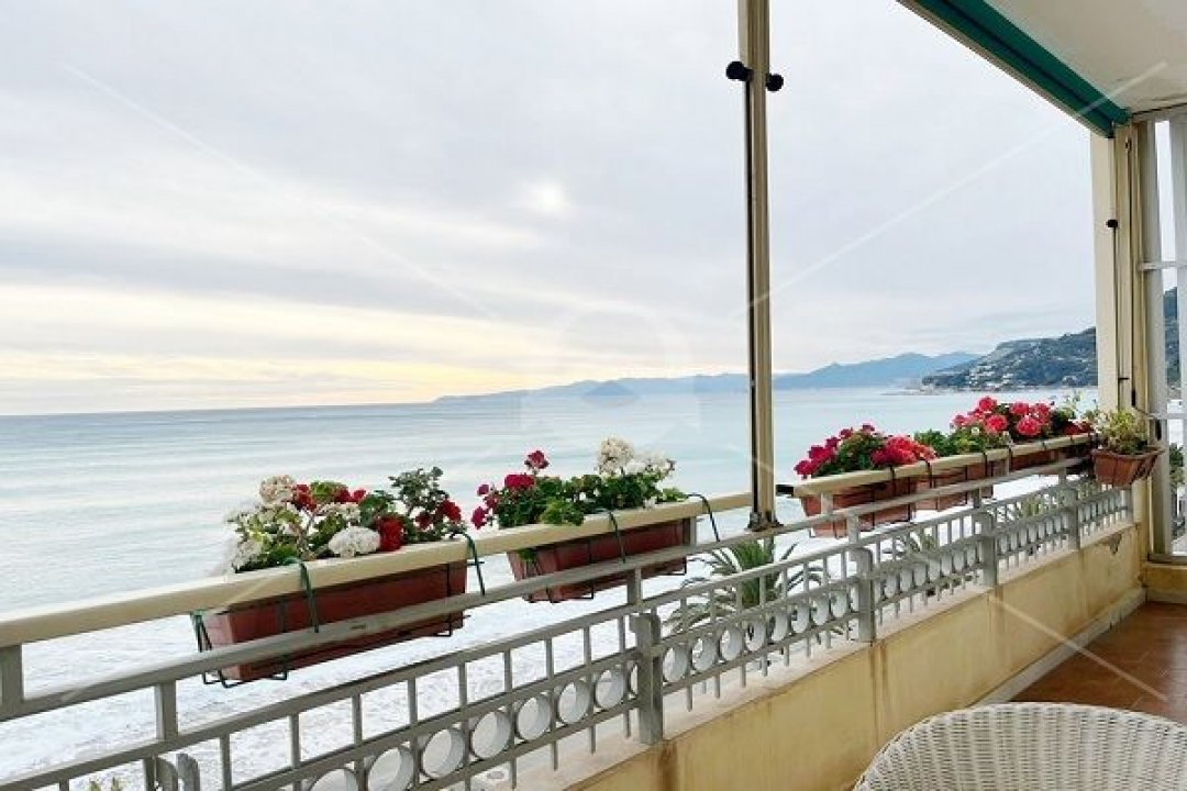 For sale penthouse by the sea Finale Ligure Liguria foto 7