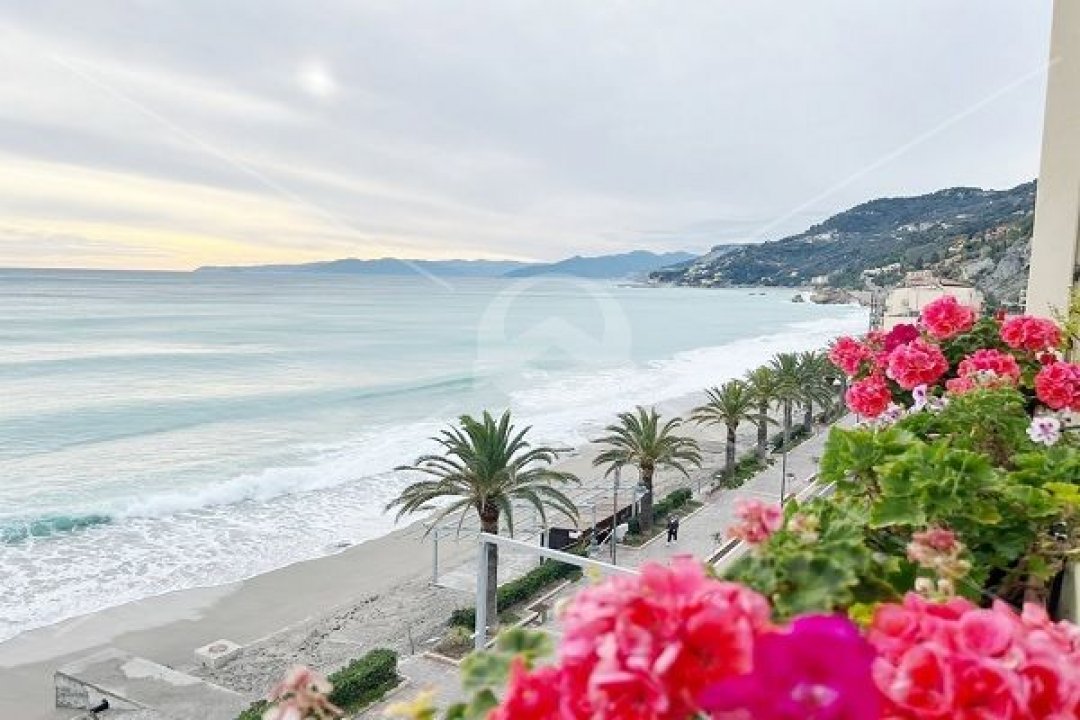 Para venda cobertura by the mar Finale Ligure Liguria foto 8