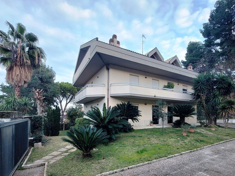 A vendre villa in zone tranquille Montesilvano Abruzzo foto 1
