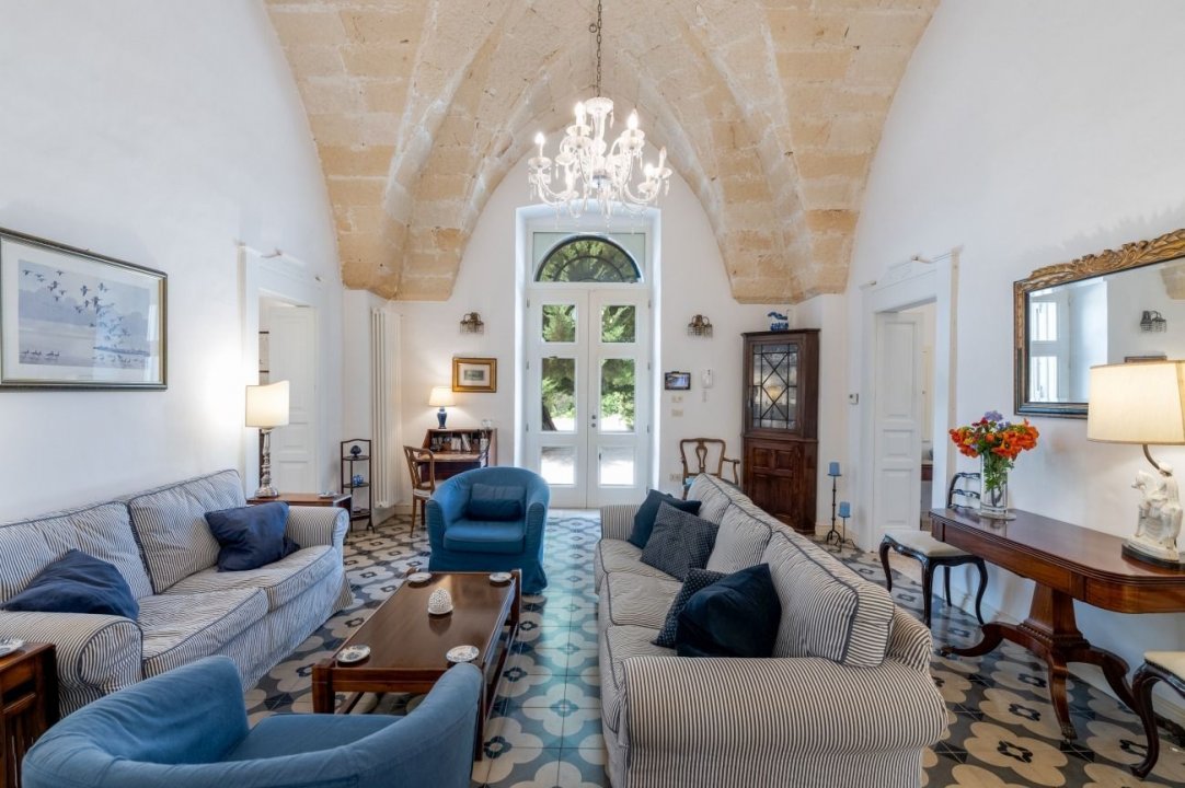 Se vende villa in zona tranquila Oria Puglia foto 2