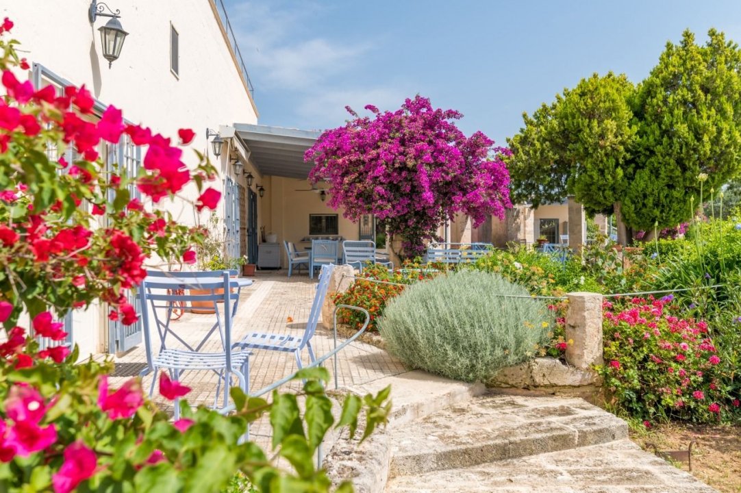 Se vende villa in zona tranquila Oria Puglia foto 26