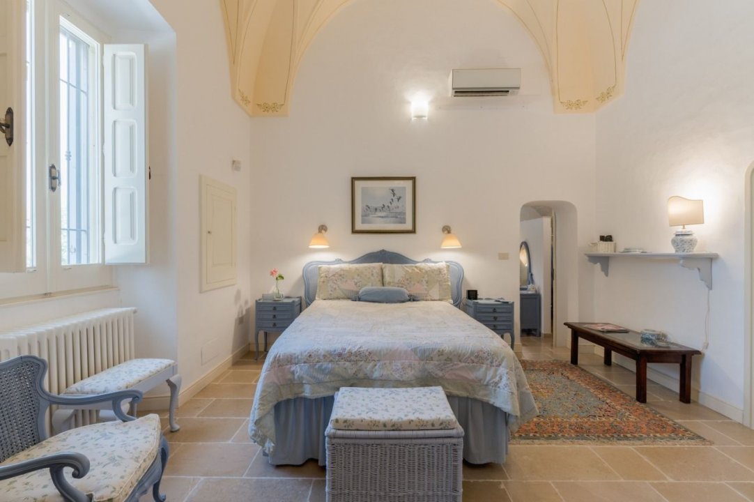 Se vende villa in zona tranquila Oria Puglia foto 5