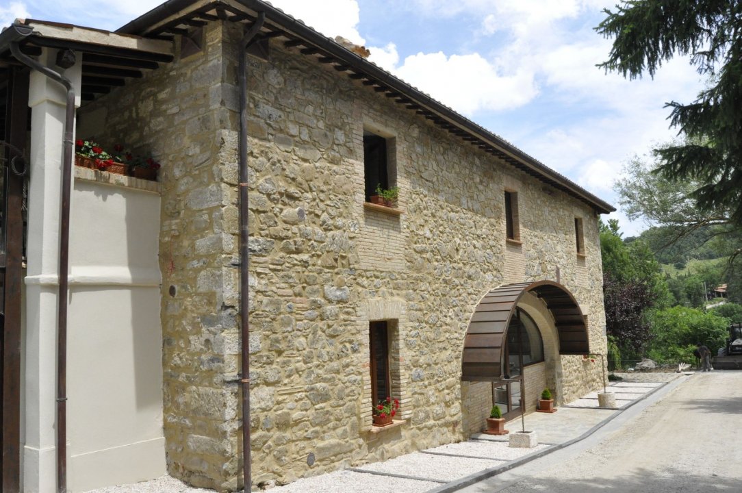 For sale cottage in quiet zone Gubbio Umbria foto 4