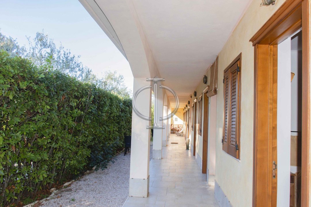 Para venda transação imobiliária in zona tranquila Bisceglie Puglia foto 16
