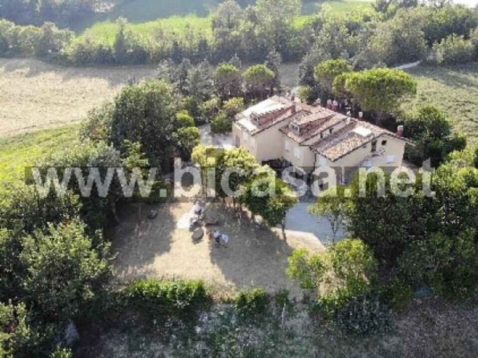 Zu verkaufen villa in ruhiges gebiet Tavullia Marche foto 1