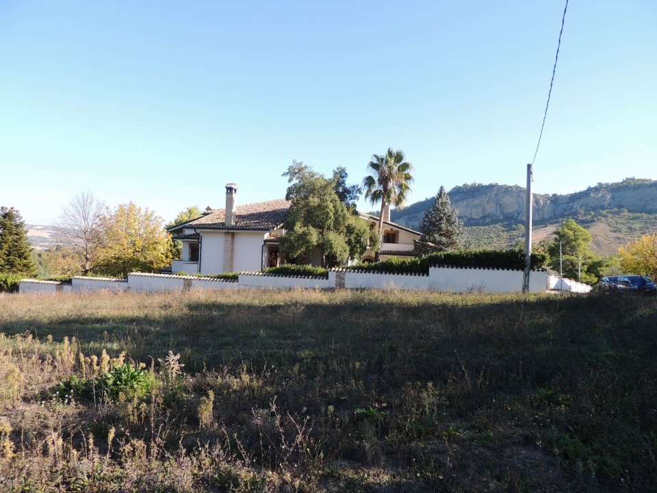 A vendre villa in  Turrivalignani Abruzzo foto 2