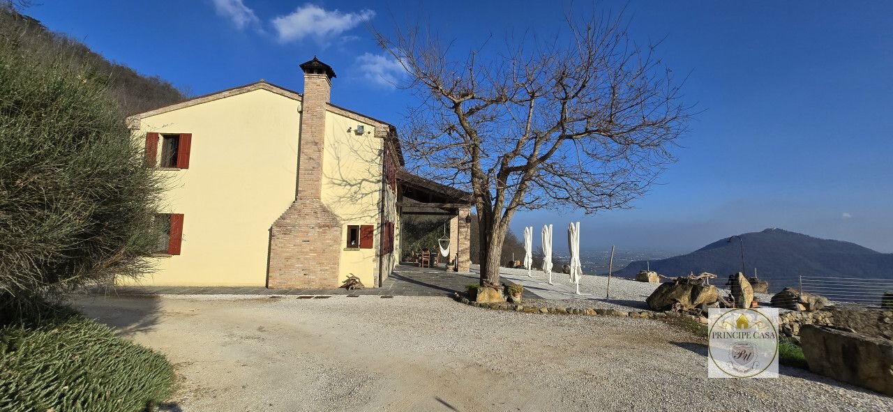Se vende casale in zona tranquila Arquà Petrarca Veneto foto 72