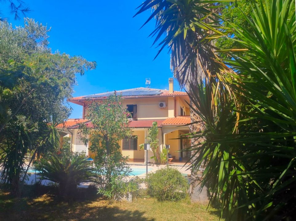A vendre villa in zone tranquille Termoli Molise foto 3