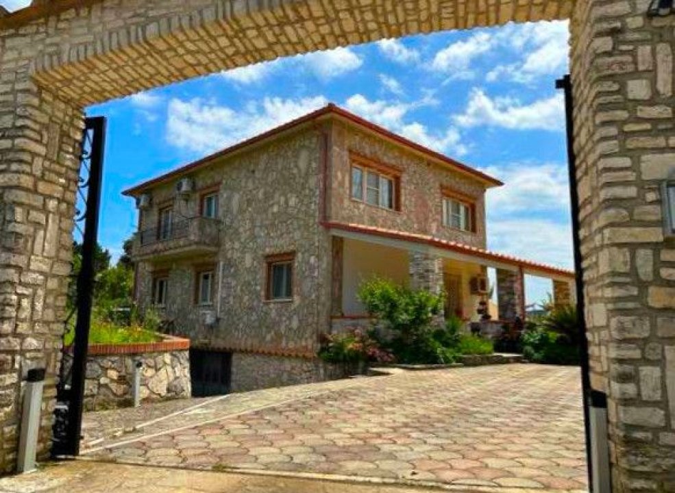 Se vende villa in zona tranquila Vico del Gargano Puglia foto 6