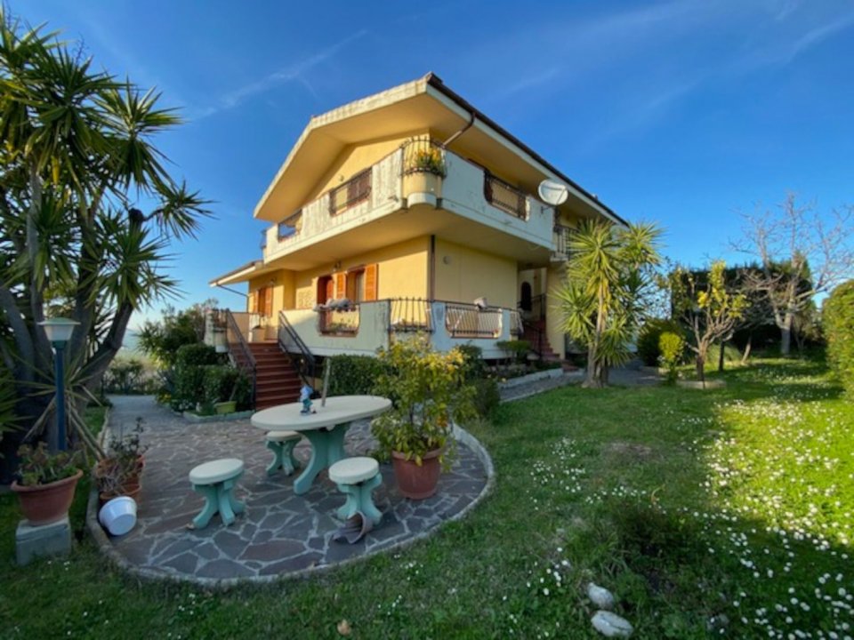 For sale villa in  Atri Abruzzo foto 1