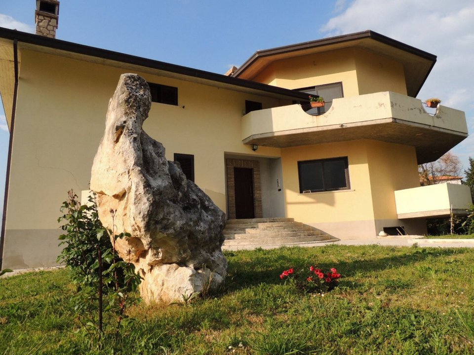 A vendre villa in zone tranquille San Valentino in Abruzzo Citeriore Abruzzo foto 3