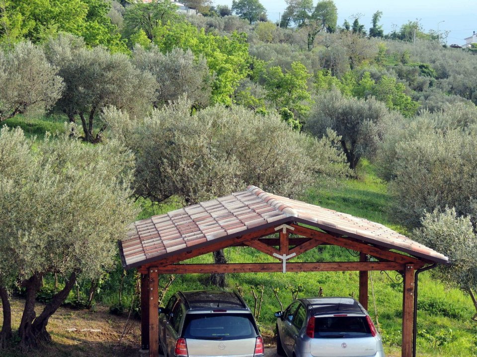 Zu verkaufen villa in  San Valentino in Abruzzo Citeriore Abruzzo foto 5