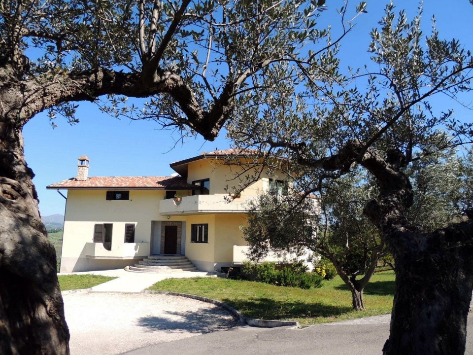A vendre villa in zone tranquille San Valentino in Abruzzo Citeriore Abruzzo foto 6