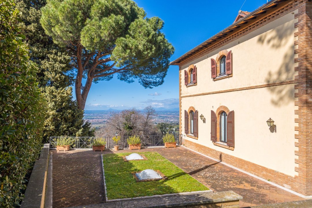 Se vende villa in zona tranquila Frascati Lazio foto 12