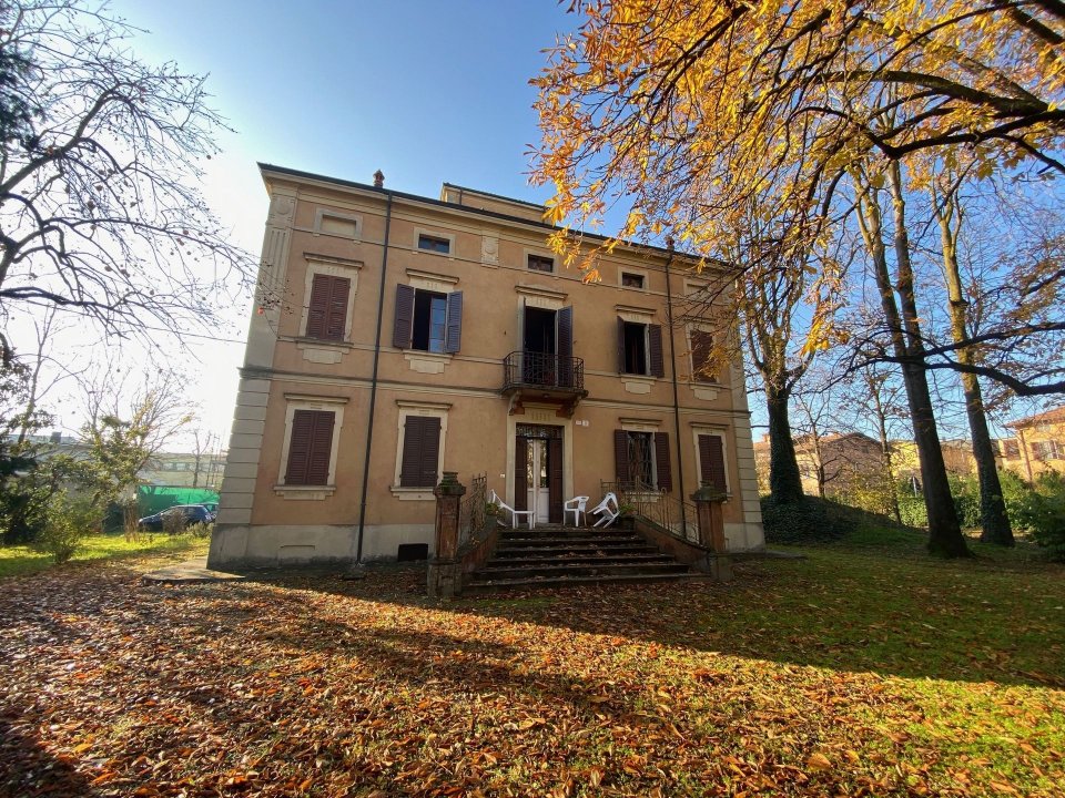 Se vende villa in zona tranquila Modena Emilia-Romagna foto 3